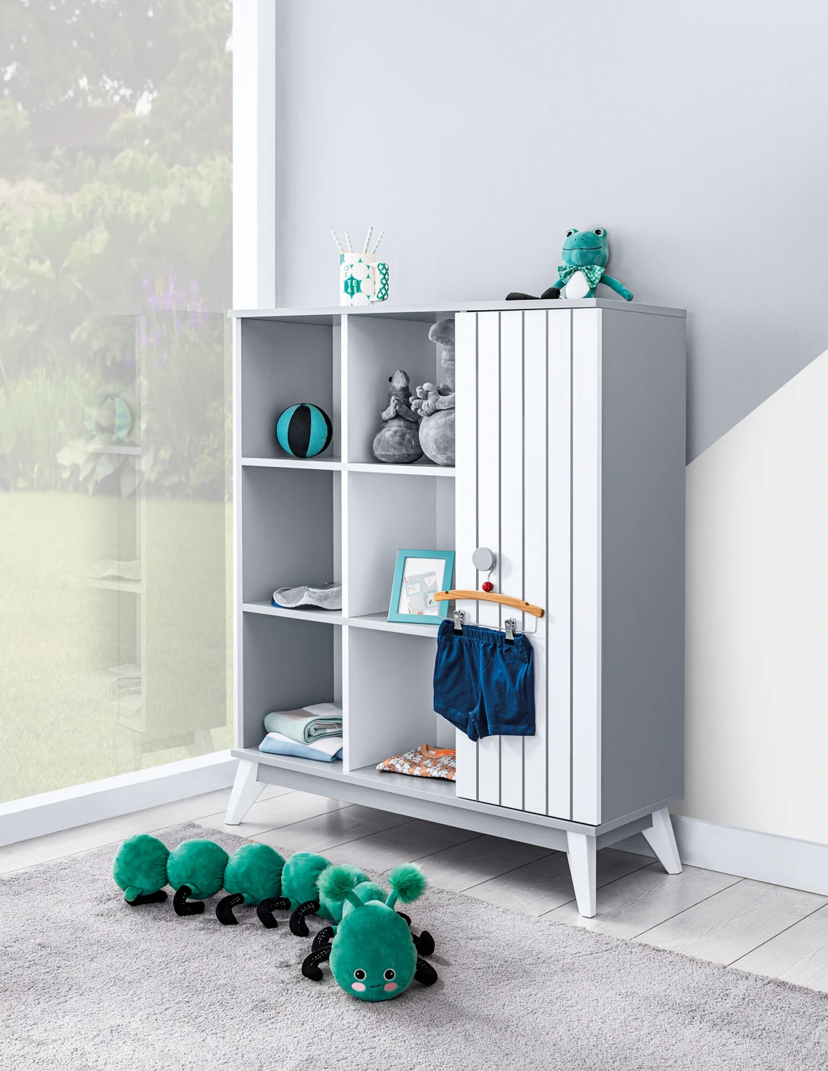Closed Bookcase Bird House – Toy Cabinet