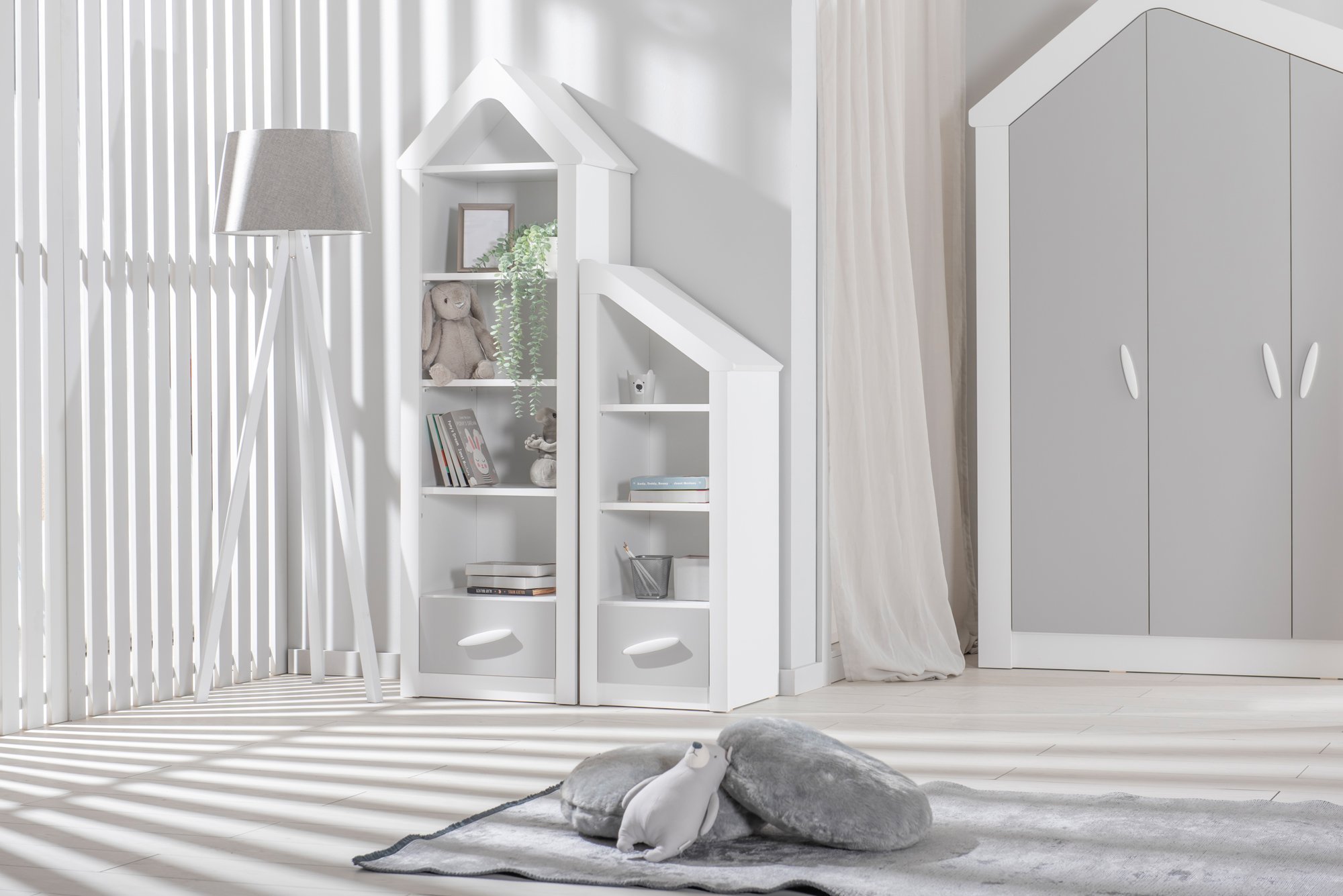 Open Bookcase White House