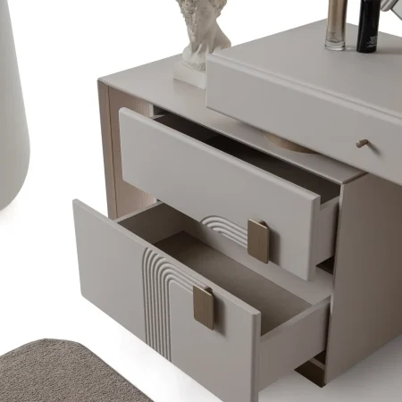 Diva Dresser