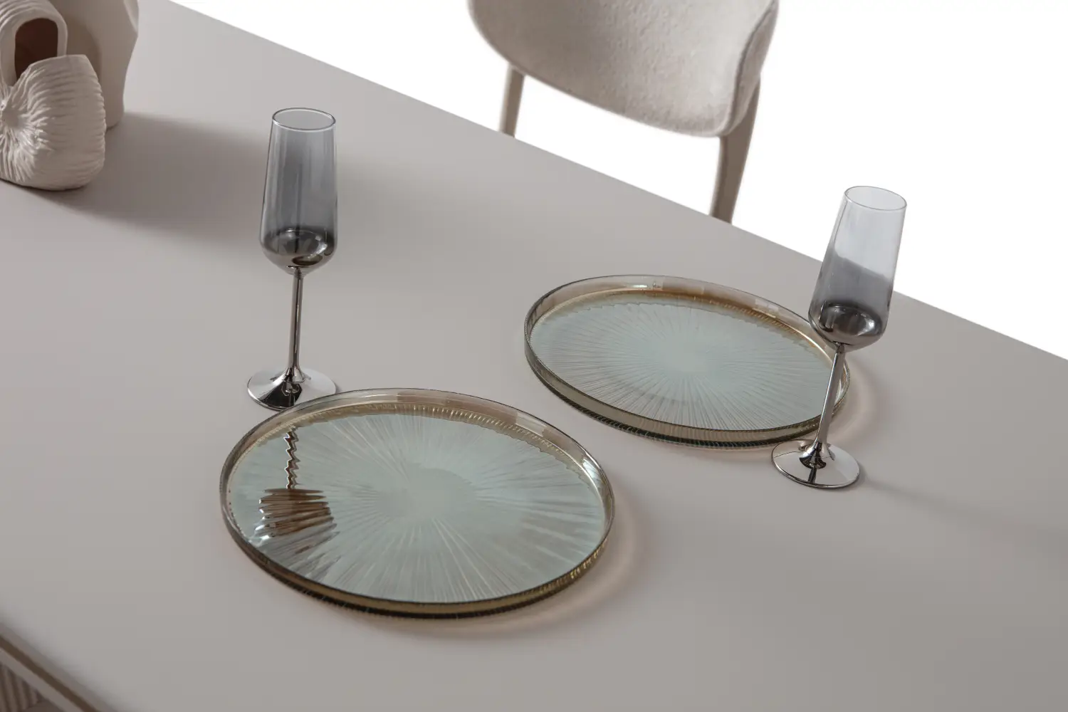 Diva Dining Table