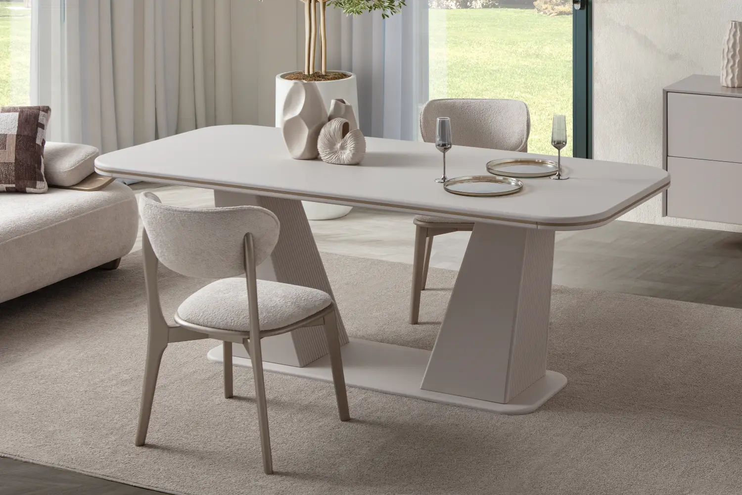 Diva Dining Table